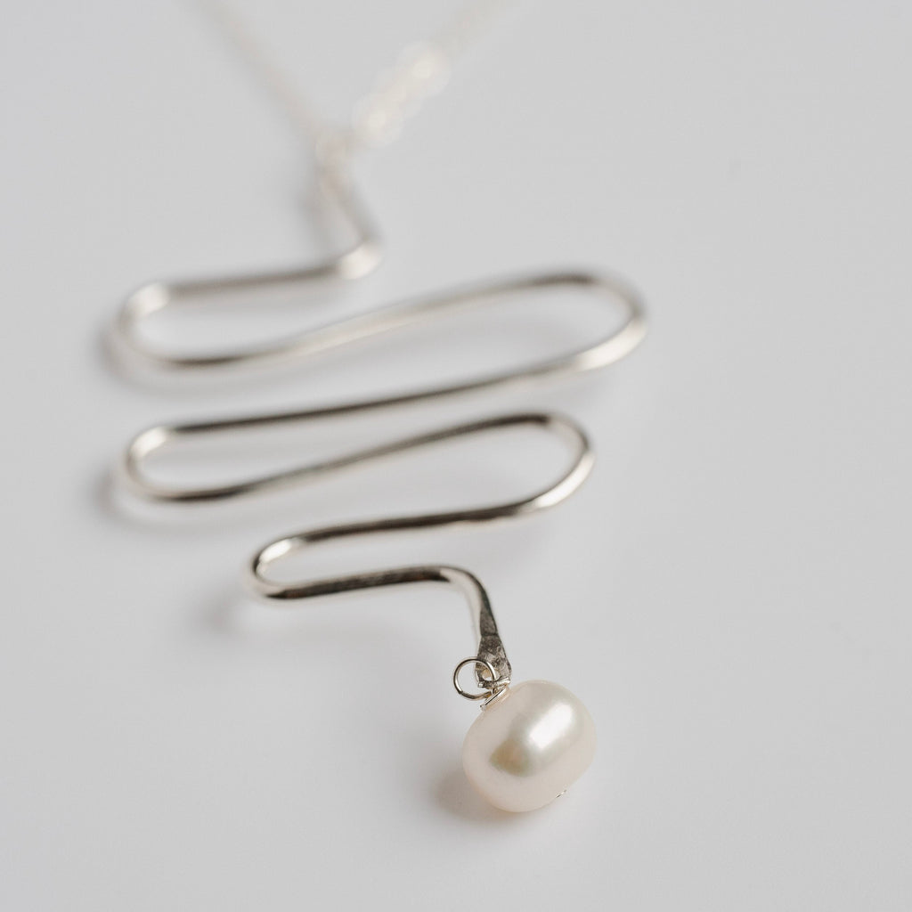 metrix jewelry pearl squiggle necklace