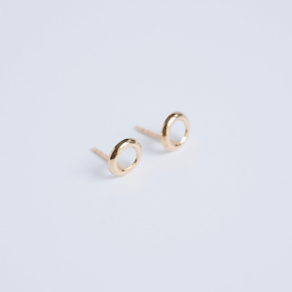 14 Karat Gold Open Circle Stud Earrings